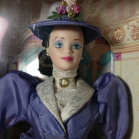 Vintage Avon 1997 Barbie Avon Representative Doll - Picture 2 of 12